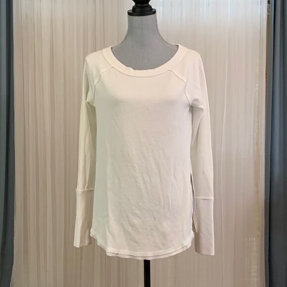 🟢3 items for $20—WE THE FREE long sleeve top wide neck curved hemline women’s XS - Picture 1 of 9